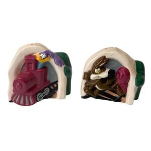 Vintage 90s Warner Brothers Wile E. Coyote Road Runner Train Salt Pepper Shaker